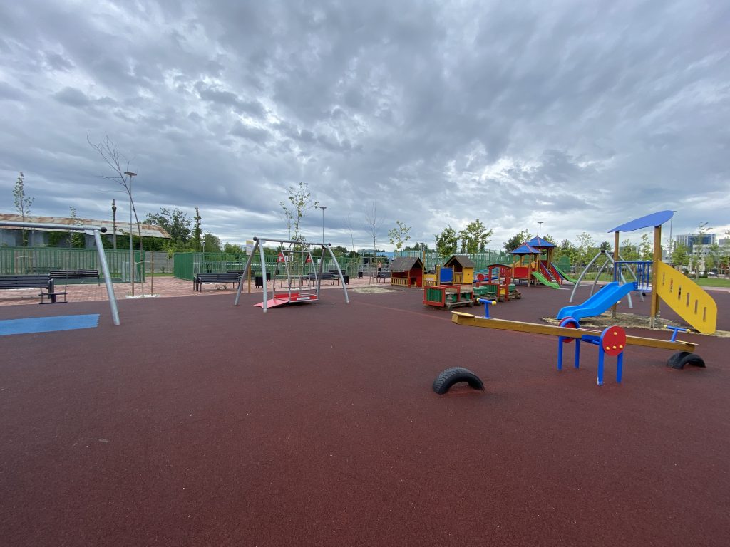 Photo of a public playground in Bucharest
